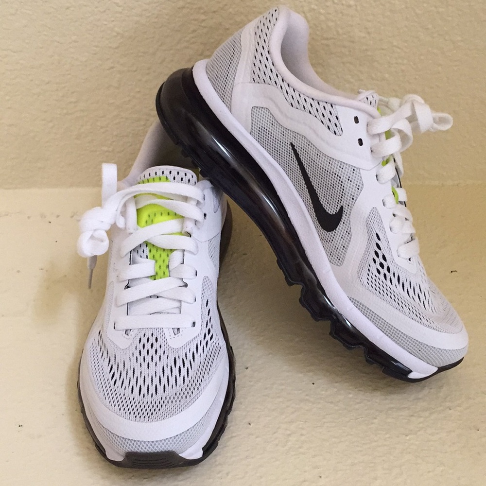 NEW Nike Shoes